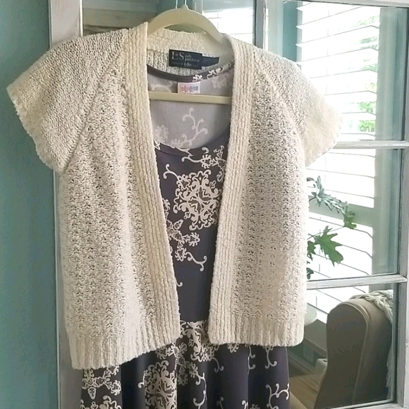 Vintage S Off-White Shrug Sweater 🌹 - Picture 3 of 9